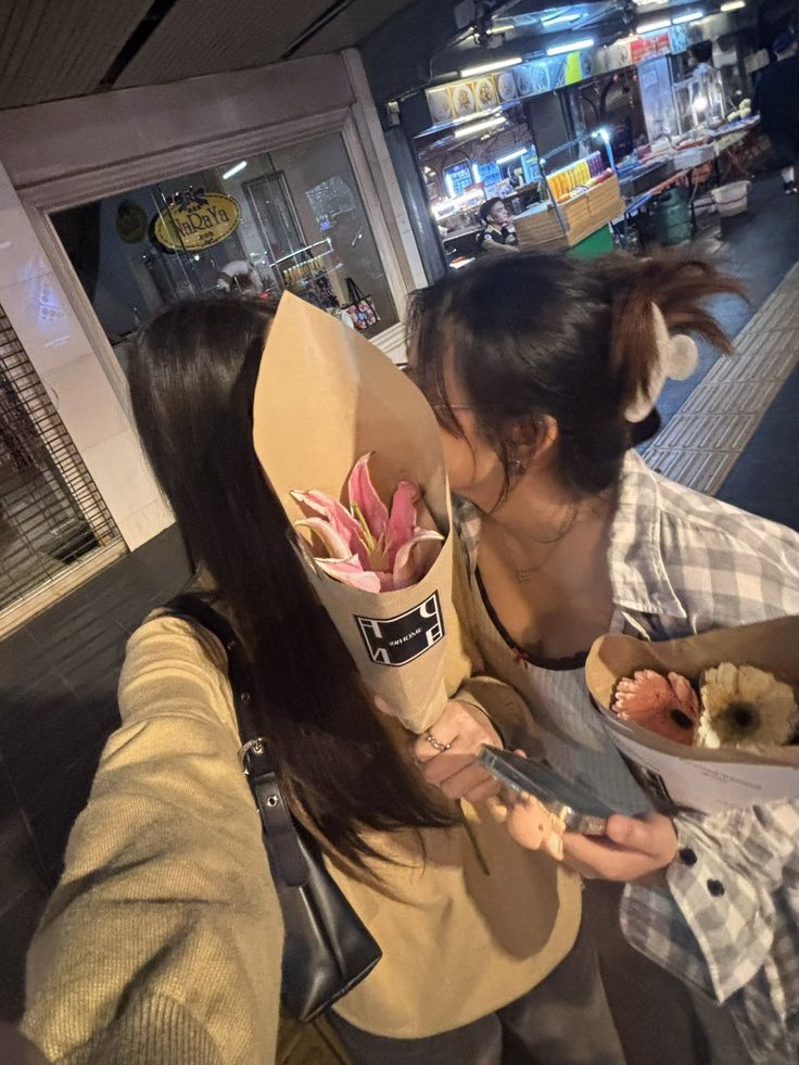 Yuri Melodies tweet media