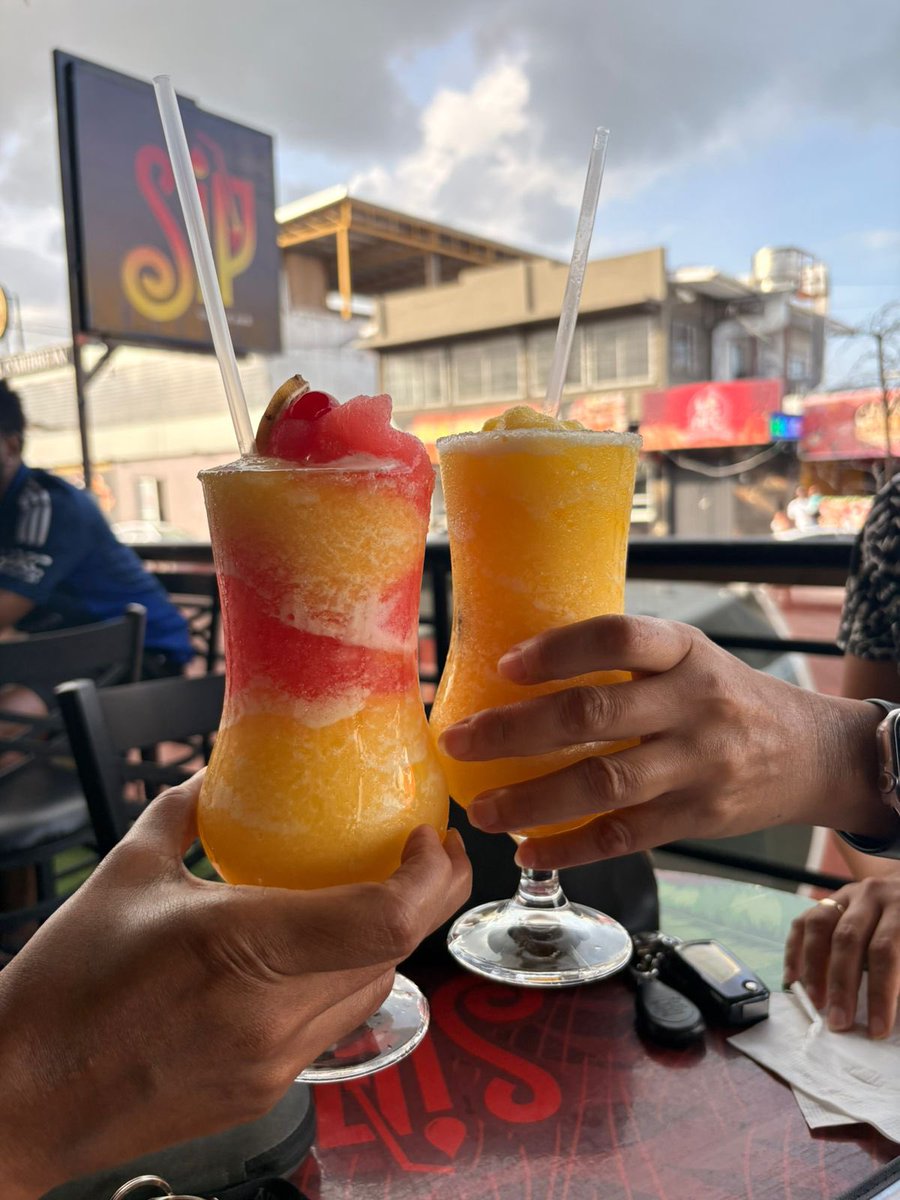 MastermindJamal's tweet photo. SiP On The Ave 📍 
Happy Hour 🍹 🍹 https://t.co/iq0SES1ZVV
