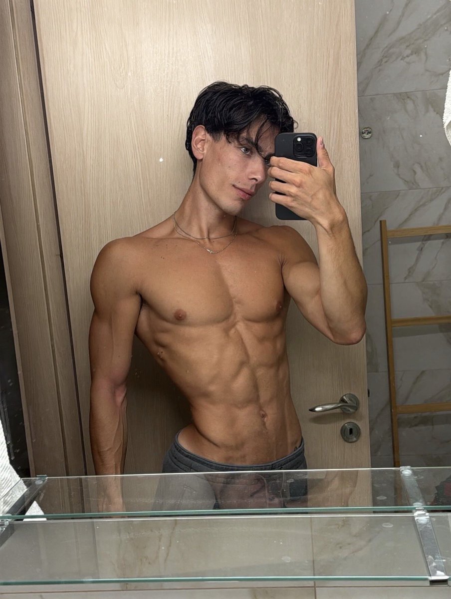 Emanuele tweet media