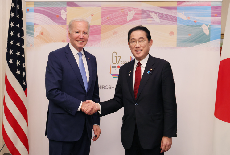 sakakiyui_S's tweet photo. 伊藤穣一、政府からの基金（税金）636億円のうち、625億円をネコババか？625億円はどこへいった？？
甘利も岸田も絡んでる。

【グローバル・スタートアップ・キャンパス構想】
①2022年の補正予算（緊要性が要件）で計上されたにもかかわらず、3年以上経っても636億円のうち1億円しか使われていない
②実勢価格200億円とも言われる恵比寿の一等地（国有地）も構想のために確保

本庄さとし議員（中革連）が一般質疑で指摘。
「一旦、国庫に返却するべきでは？」にうやむやな返答を繰り返す城内大臣。
https://t.co/MTGlfM3PIl