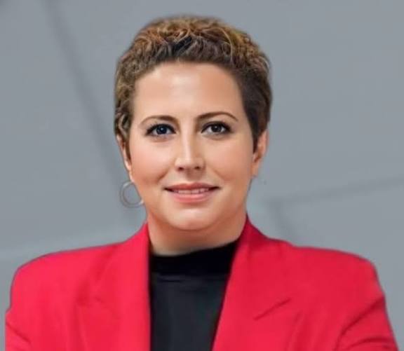 Mihriban Uğurlu, kademeli emeklilik mağduriyetinin ilk kıvılcımını çakan cesur liderdir.
Değerini biliyor, hakkını sonuna kadar savunuyoruz.
Bu mücadele bitene dek yanındayız! Dosta düşmana ilan olsun

#KademeliGeçişŞart