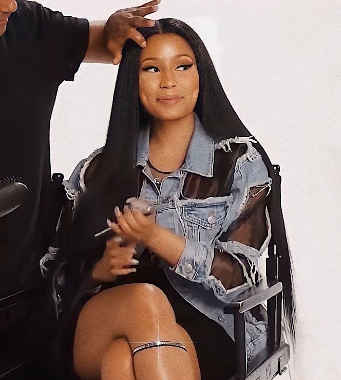 Hourly Minaj (@hourlynm) on Twitter photo 