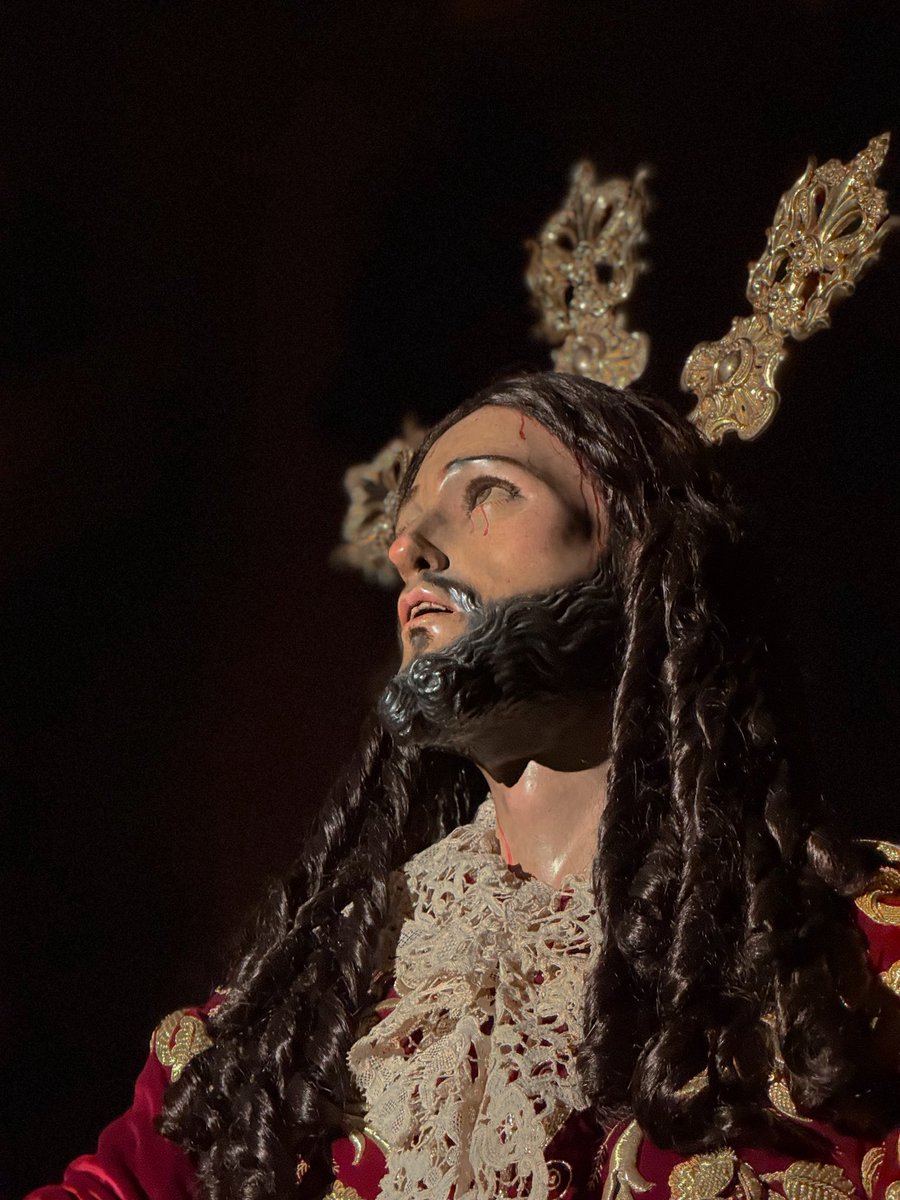 Menuda pasada lo que tenemos en esta ciudad. #CofradíasMLG.