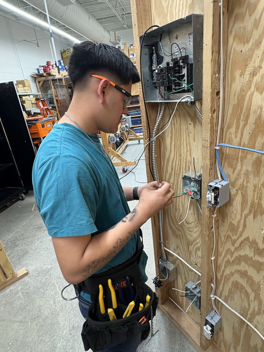 Melanie Fisher tweet media