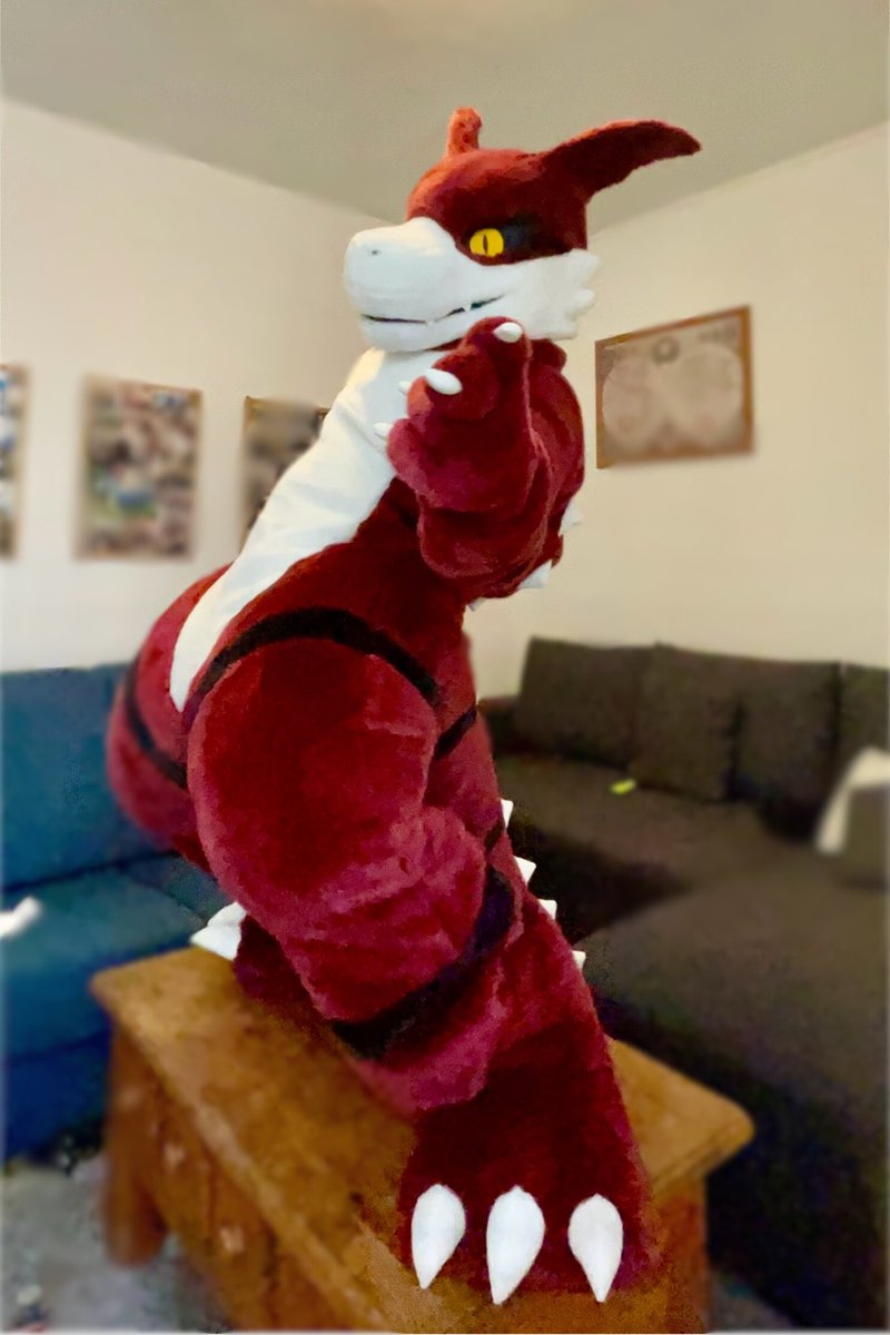 Le_Piaf__'s tweet photo. It’s been a while since my last #FursuitFriday, so here, have a jojo’s pose! https://t.co/FKnZ51pLSq