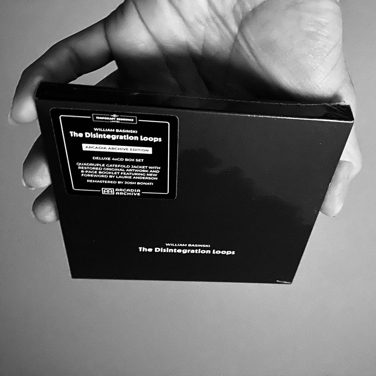 延期に次ぐ延期で最早いつ注文したのかも忘れたWilliam Basinski『The