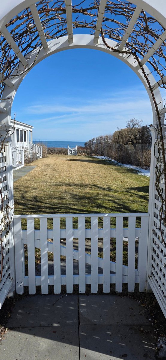 Nantucket tweet media