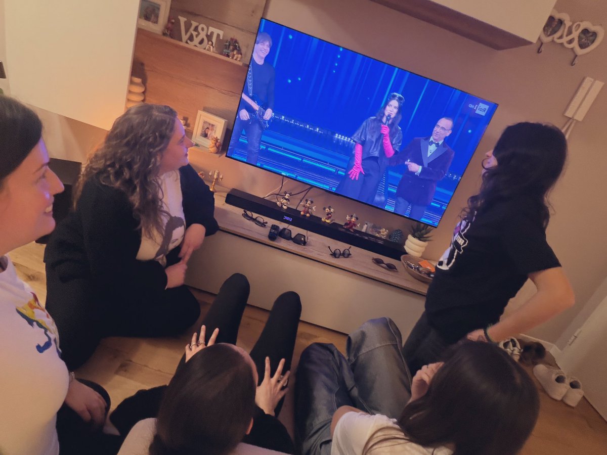 vale_matranga's tweet photo. Oggi più che MAI “SanLaura” 🤍😌 +33 

In noi IMMENSAMENTE @LauraPausini https://t.co/Vl8FIXNDKX