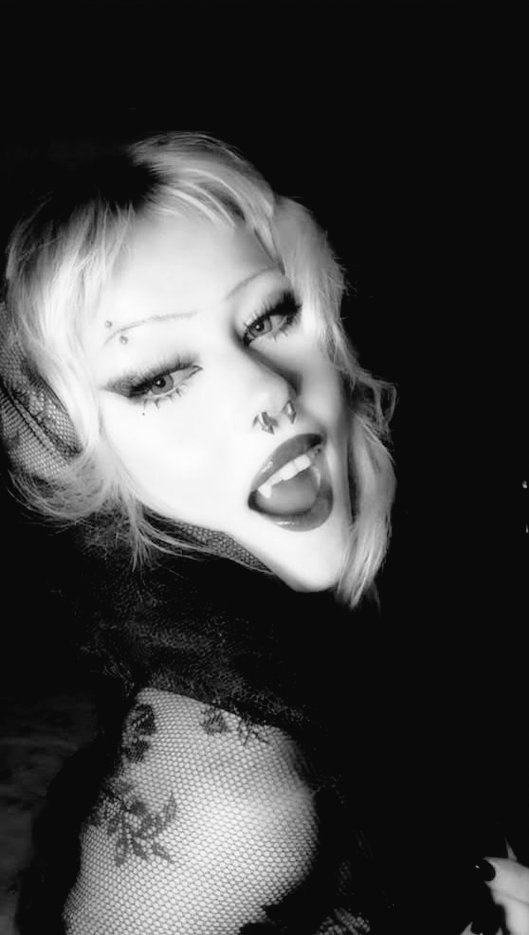 ℭindy .ᐟ ° 𖤐. ━━ 🦇 tweet media