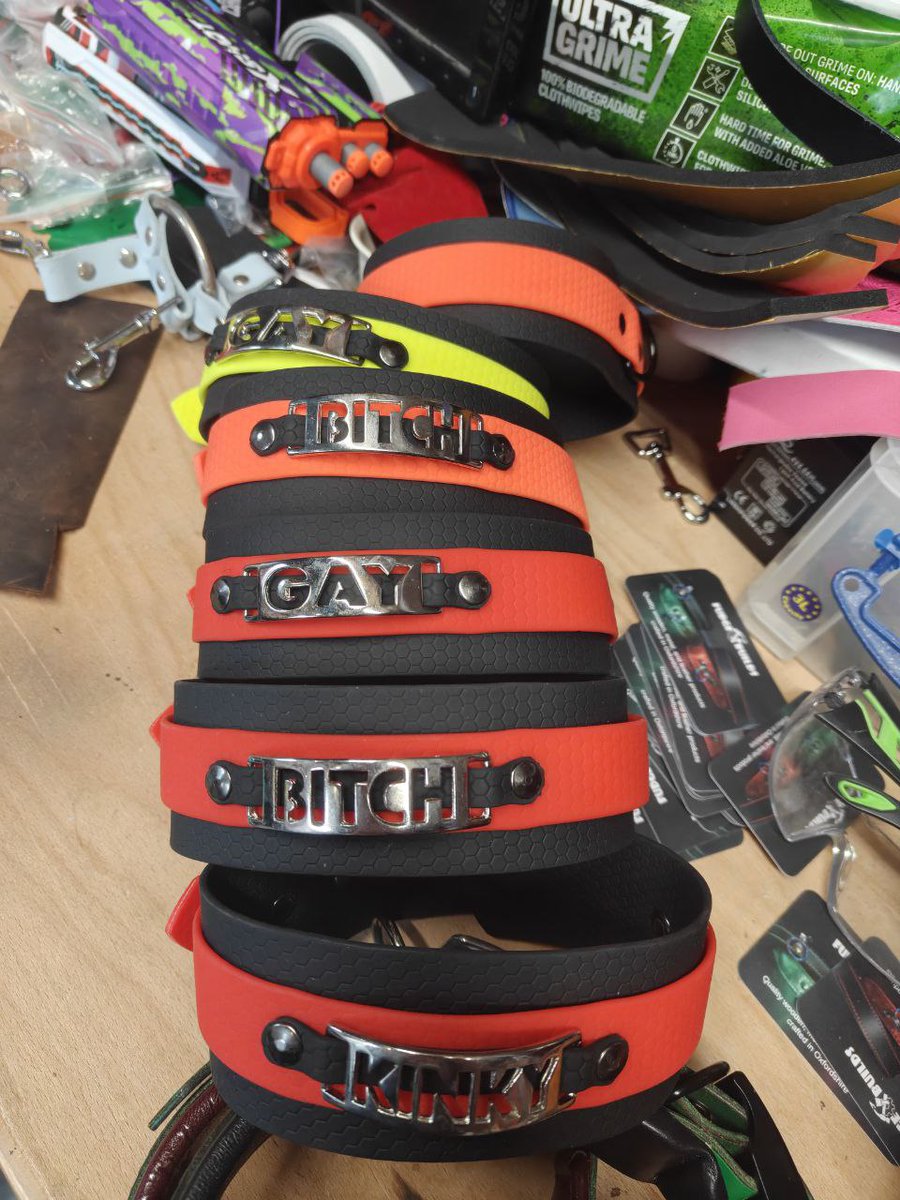 FudgeBuilds's tweet photo. Come find us at the #LondonAlternativeMarket this Sunday! Our range of kink gear and accessories include comfortable new hexa collars and cuffs
https://t.co/SUbJolF7au https://t.co/CPf764YYmP
