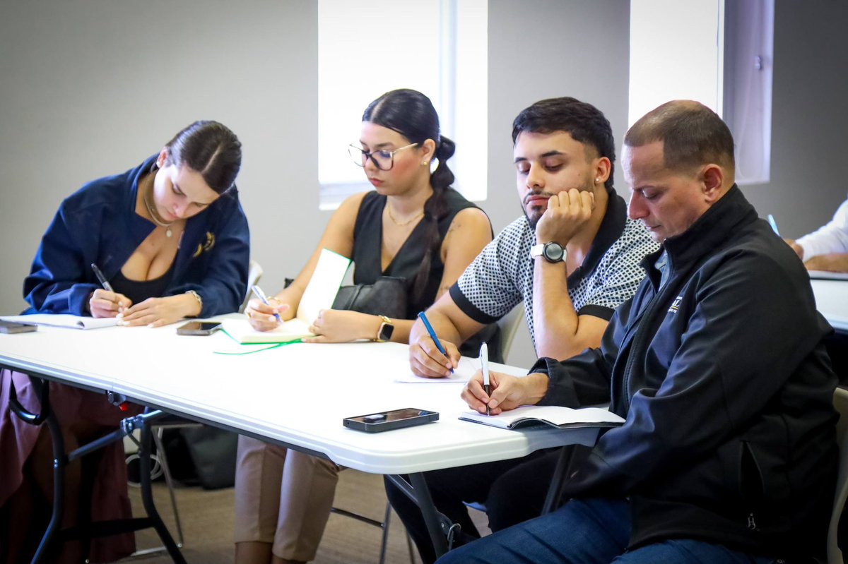 Adm. Servicios Generales de Puerto Rico tweet media