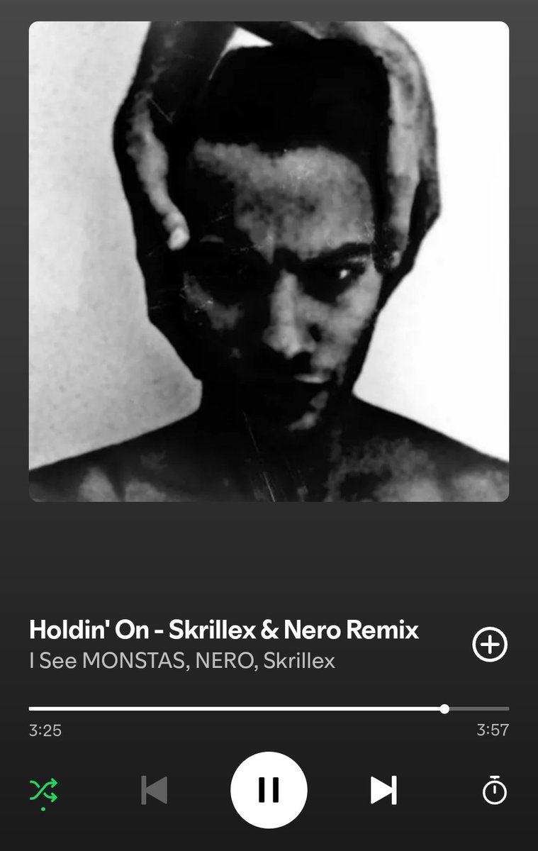 > Escuchando esto por la calle
> Un grupo de chavales estaban haciendo el bottle flip challenge en la calle

¿Acabo de volver al 2016?