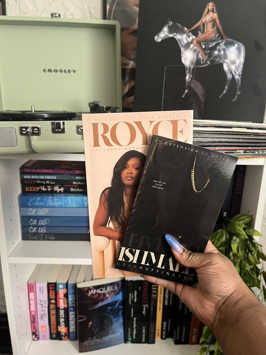 ashiareads's tweet photo. Got new books 😁 https://t.co/I5ZTs5i5Wf