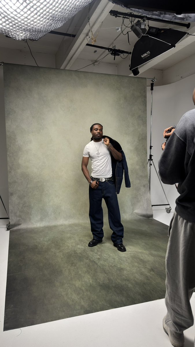 JaySoCold tweet media