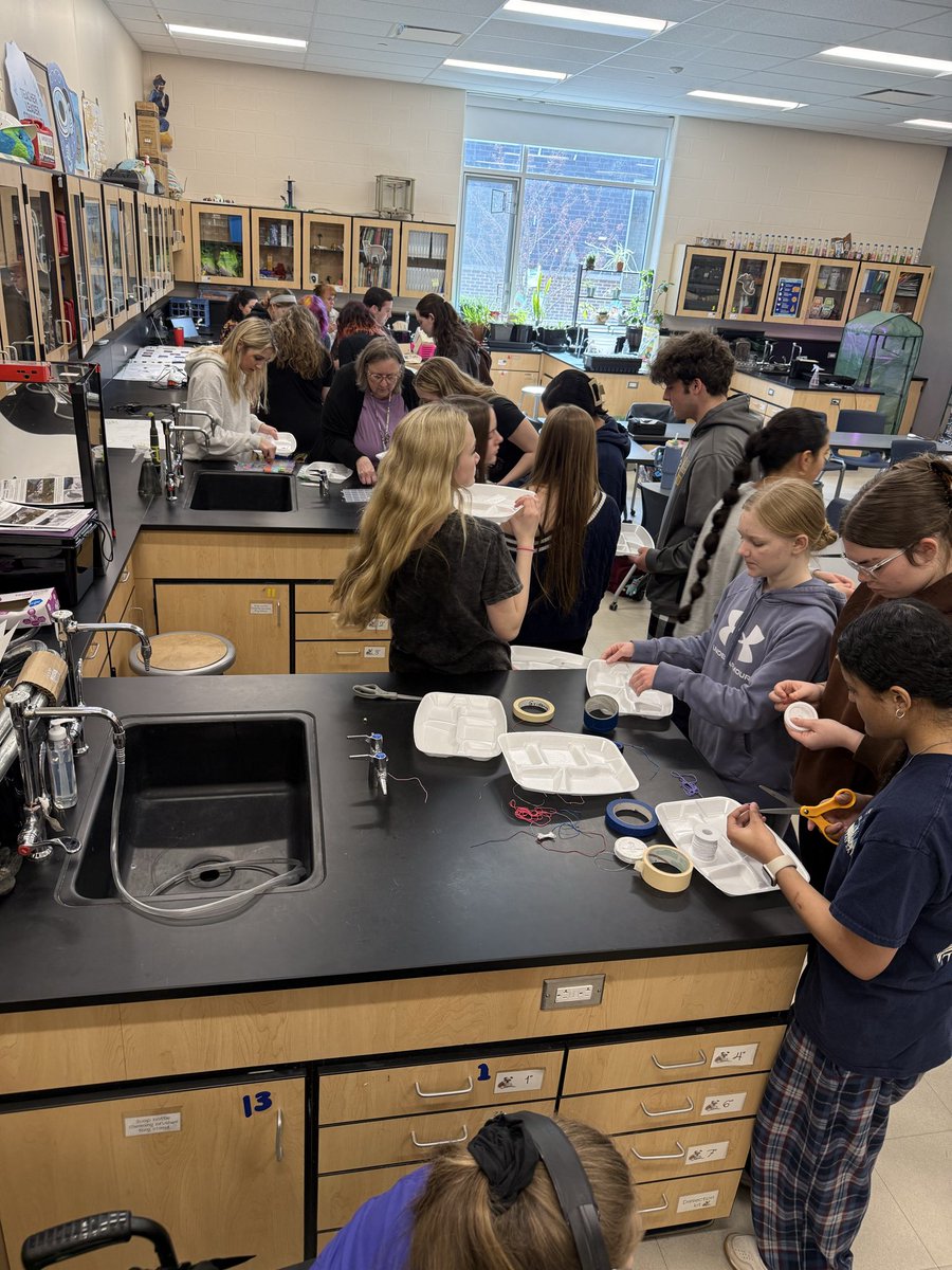 Mrs. Madak tweet media