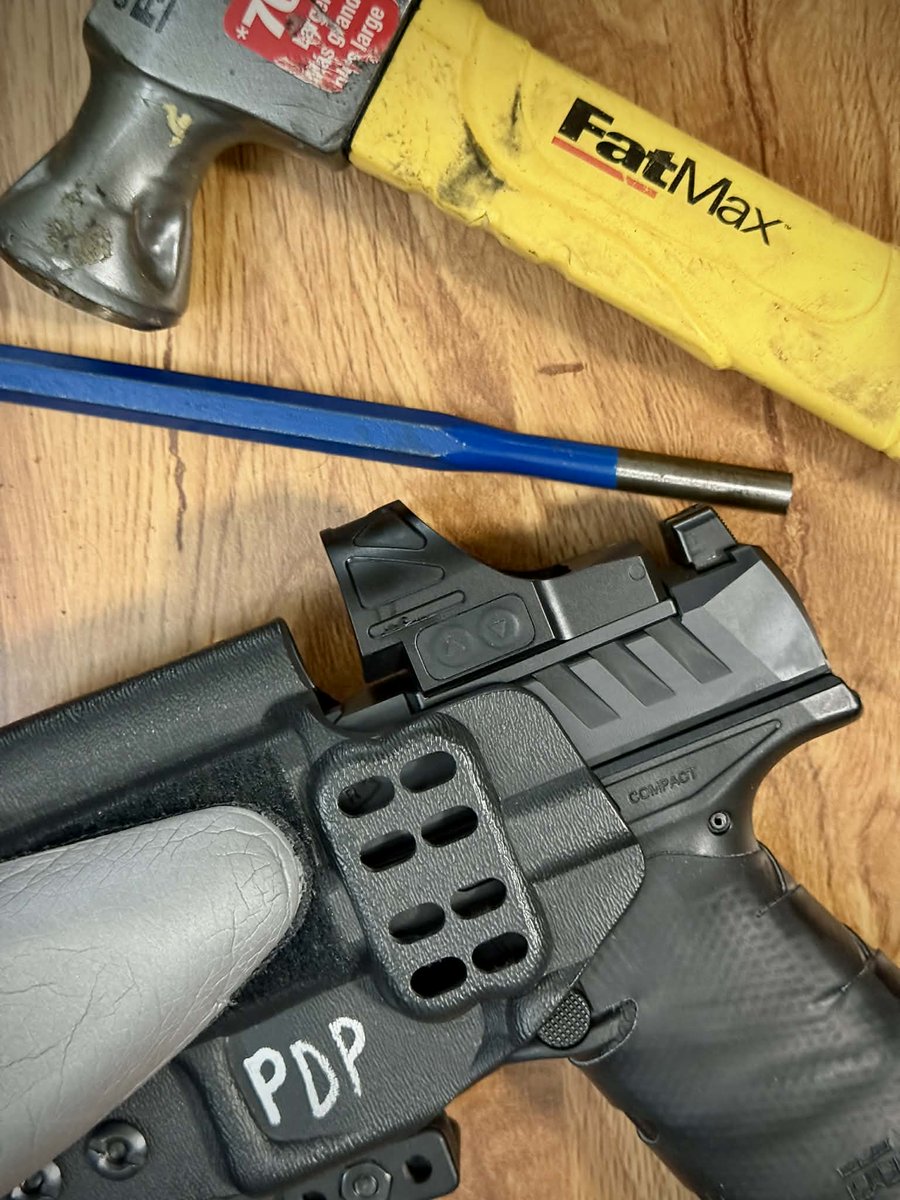 GideonOptics tweet media