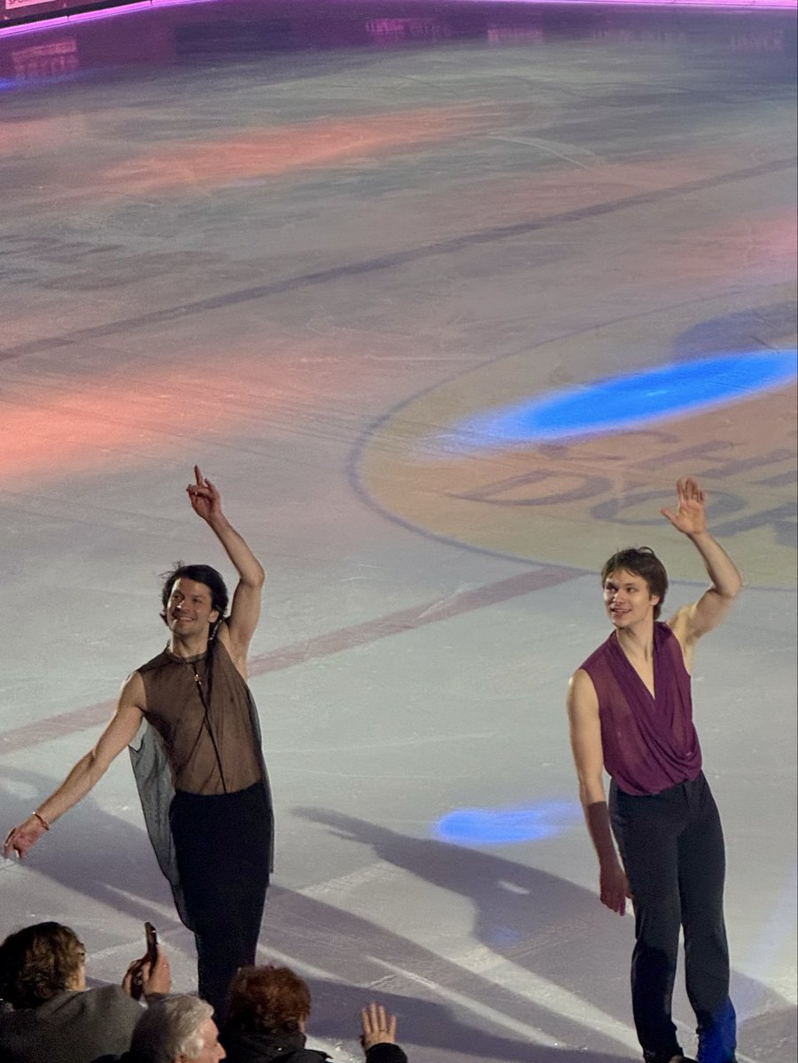 Pineapple tweet media