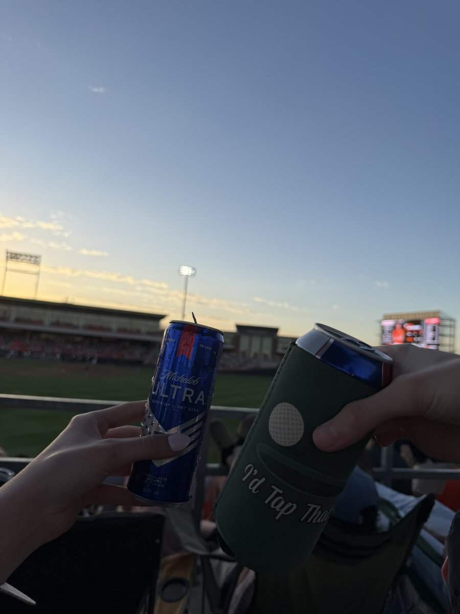 beasburner696's tweet photo. Take me out to the ball game fn https://t.co/mr1WnnOzet