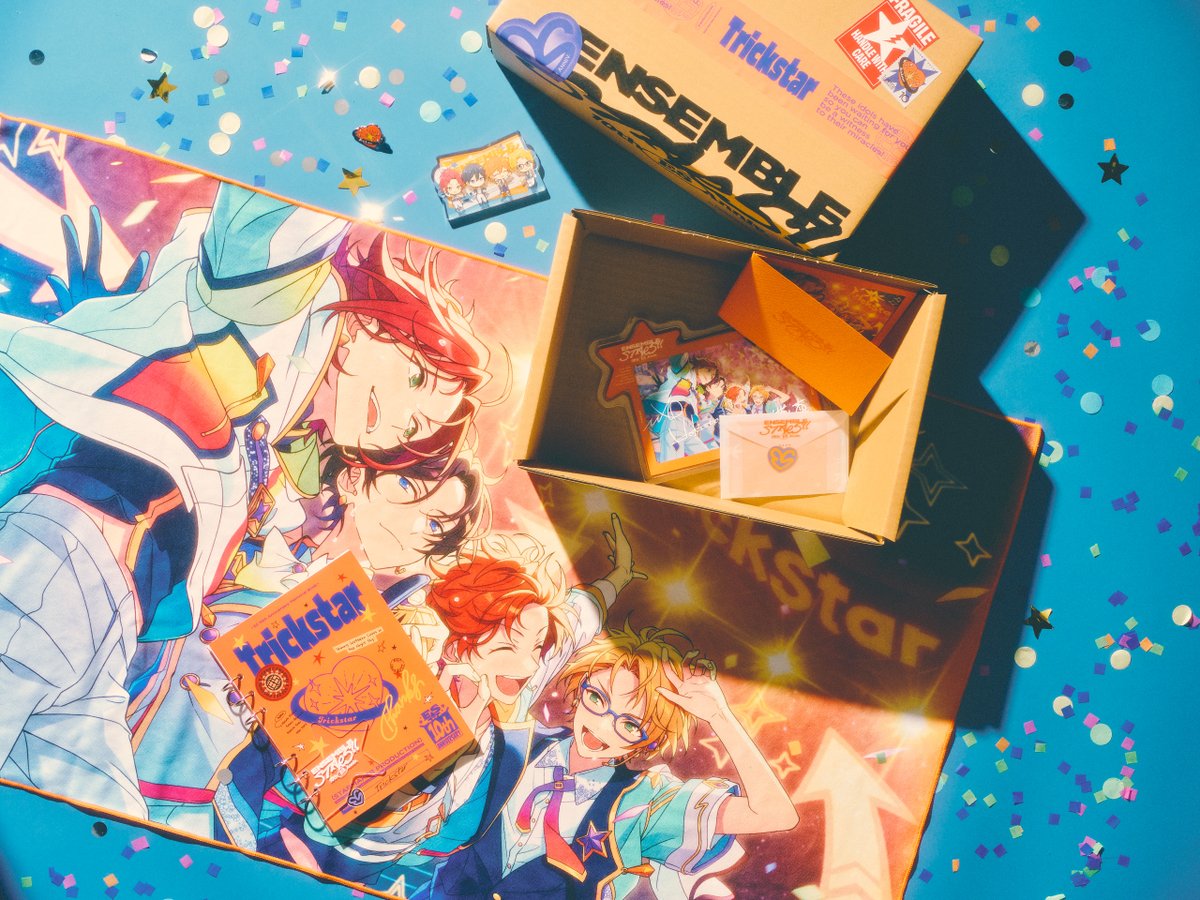 iime_info's tweet photo. ⭑あんさんぶるスターズ！！⭑
　𝟭𝟬𝙩𝙝 𝘼𝙣𝙣𝙞𝙫𝙚𝙧𝙨𝙖𝙧𝙮 𝙂𝙊𝙊𝘿𝙎

ThanX Special Box ⁀  ₊˚

ユニットモチーフのアイテムを
オリジナルボックスに詰め込んだ
マストバイアイテム

送料無料でのお届けです🎁

⋆.*✩

ご予約はこちら🛒
https://t.co/jdFVYECHWC https://t.co/lgEx8Bh9gq