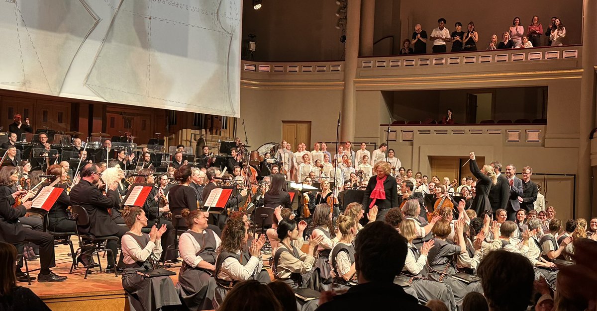 peter_vp's tweet photo. Wat een opvoering! Fire in my mouth Julia
 Wolfe @BozarBrussels https://t.co/VokirwfeJH
