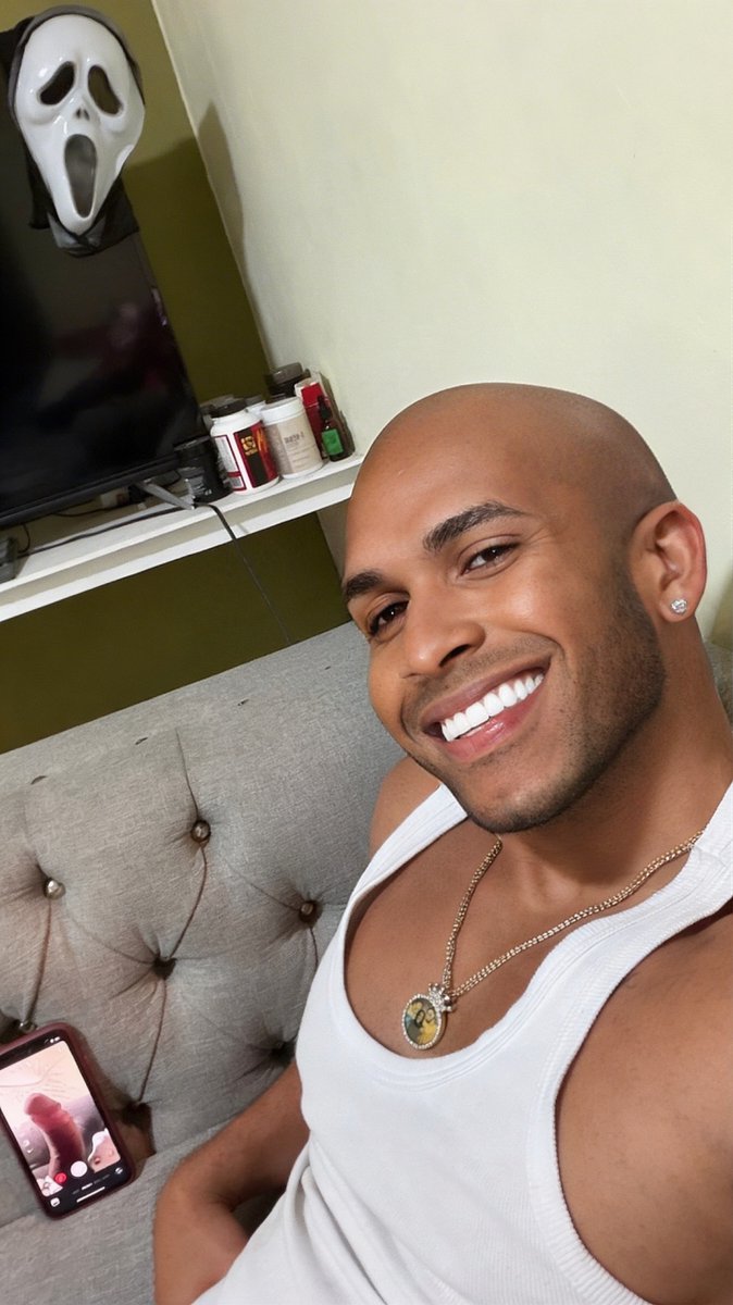 RT if you’re 🏳️‍🌈 too