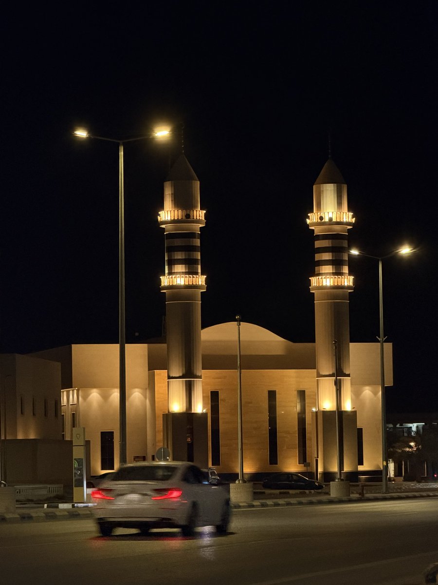 KareemMFarhat's tweet photo. جامع الشيخ صالح العبيلان بمدينة بريدة 

#بريدة #القصيم #تصويري #جامع https://t.co/DhwWl0PbFp