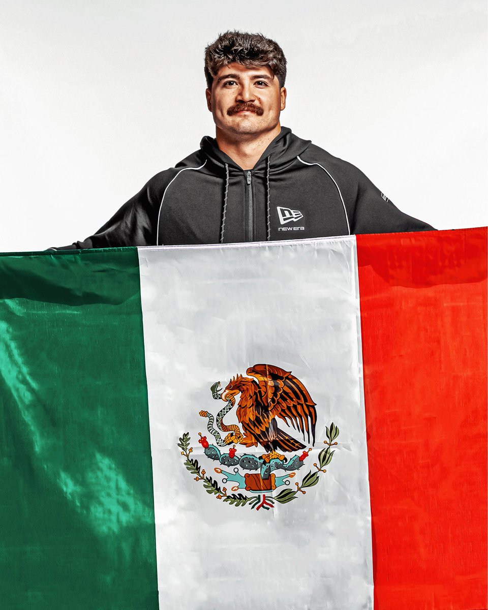 J-ROD representando a México en el escenario más grande antes del NFL Draft. 🇲🇽👨🏻