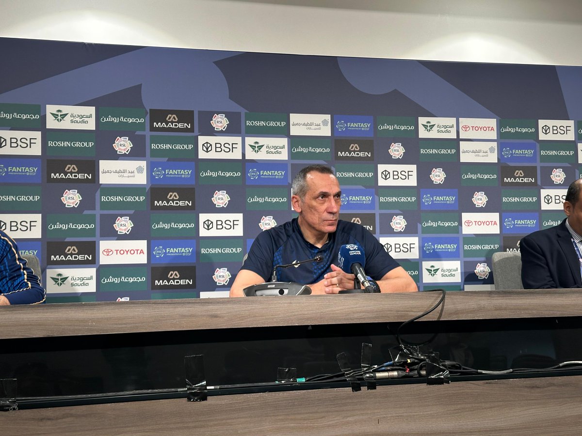 🎙️| دونيس مدرب فريق #الخليج في المؤتمر الصحافي:

- عندما أكون مدرباً لـ #الخليج يكون من السهل على الحكام إشهار البطاقة الحمراء ضدي، لكن عندما كنت مدرباً لـ #الهلال كان من الصعب أن يحدث ذلك.

#الاتحاد_الخليج
#الدوري_السعودي_للمحترفين