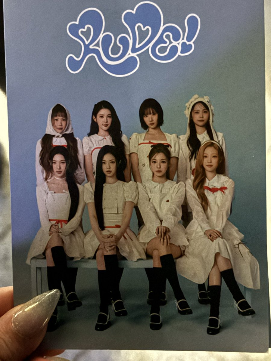 apple_pie_107's tweet photo. 오늘 착장 스포?🤔 https://t.co/LDJLYGEAPV