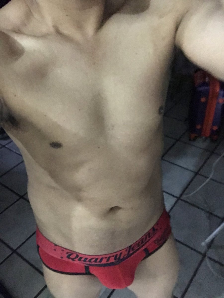 drackosex's tweet photo. @AlFaHotwife @AlbertoNauc @KrixxxtianG @GanellKey @TuBandido69 Maduro 46 años https://t.co/EnWZnfuHl7