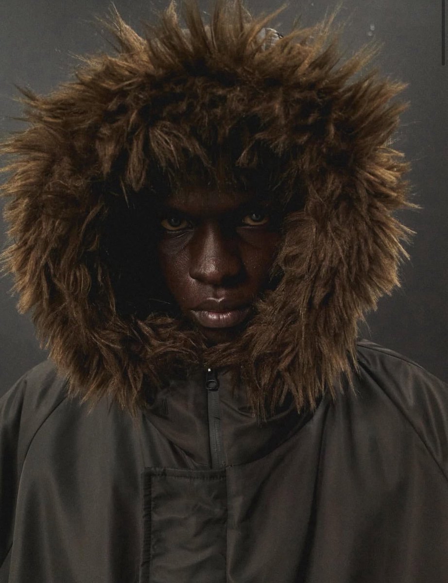 GO TO YEEZY.COM

PHOTOS BY VANESSA BEECROFT