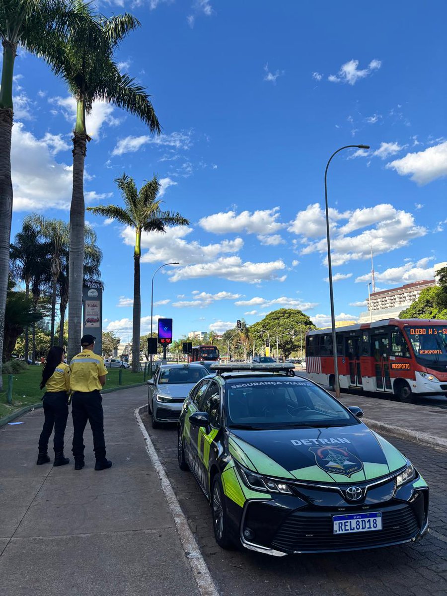 detrandfoficial's tweet image. #DetranDF reforça o controle do tráfego durante eventos neste fim de semana. 🚨⚠️Eventos carnavalescos serão realizados no Eixo Monumental e em Planaltina.
Veja mais em: detran.df.gov.br/w/detran-df-re…
