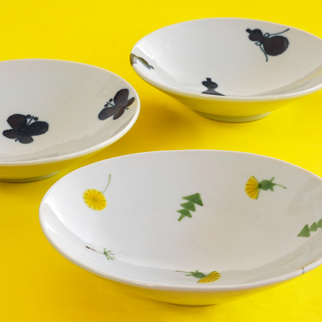 かわいい絵柄の菓子鉢　色絵 梅型菓子鉢 24cm 日本製 MAKOTO japan 溜 花ゆらり 菓子鉢 お菓子入れ