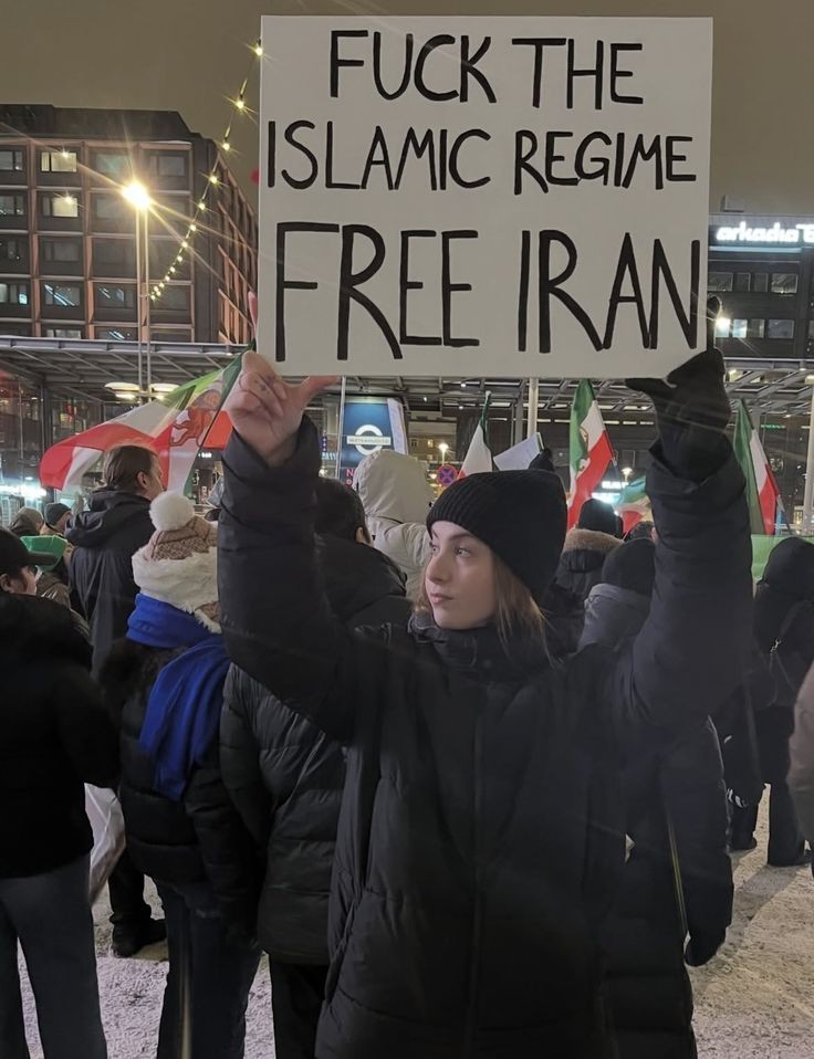 Veronicaxvv's tweet photo. @absolutepersian جاوید شاه 👑✨
تاریخ دوباره خواهد درخشید
#جاویدشاه
#JavidShah
#KingRezaPahlavi
#IranMassacre
#IranRevolution2026 https://t.co/3PjcNnDE9m
