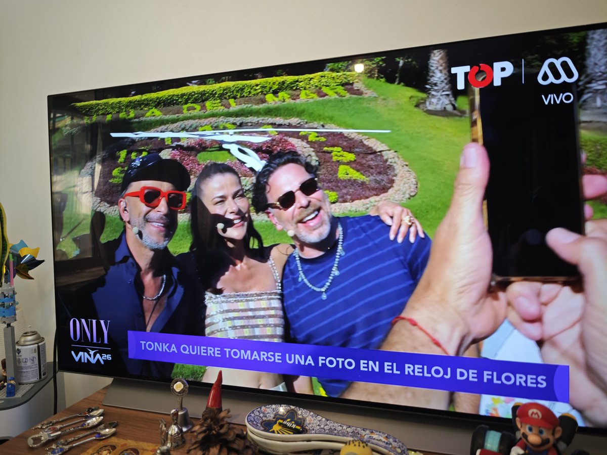 Tonka en el reloj de flores #onlyviña