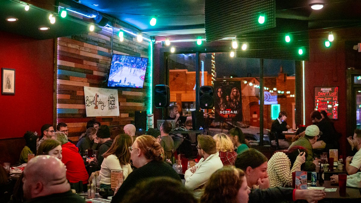 Quizzo Trivia tweet media