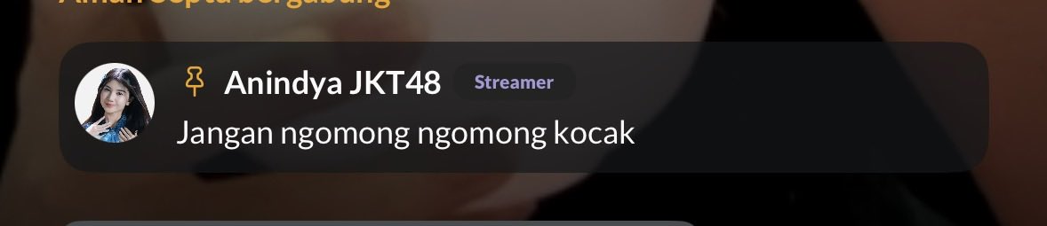 siimpersons's tweet photo. tadi nyuruh end live bukan aneh aneh tapi EMG ANEH JIR LU LIAT SENDIRI LAH….

tadi dia lagi away tbtb pin massagenya berubah berubah sendiri.. https://t.co/SBsJTSW1BK