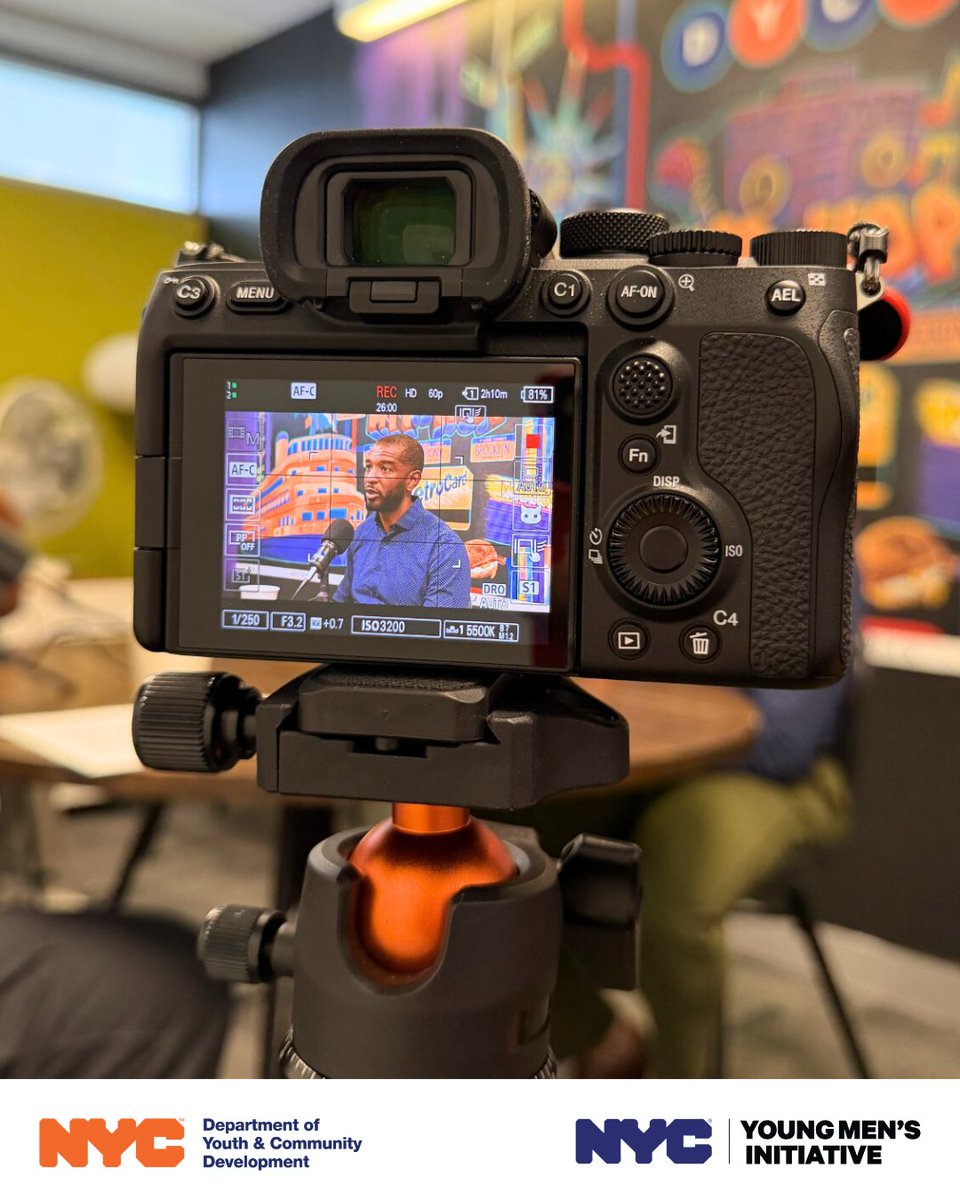 NYCyoungmen's tweet image. This #BlackHistoryMonth, @NYCYouth's Next Gen host Ryan Cooks speaks with Dr. Steven Chambers, Executive Director of @NYCyoungmen, on #HBCUs, internships &amp;amp; advancing opportunity for young men of color. 🎧

Listen here: youtube.com/watch?v=vKEyBx…
