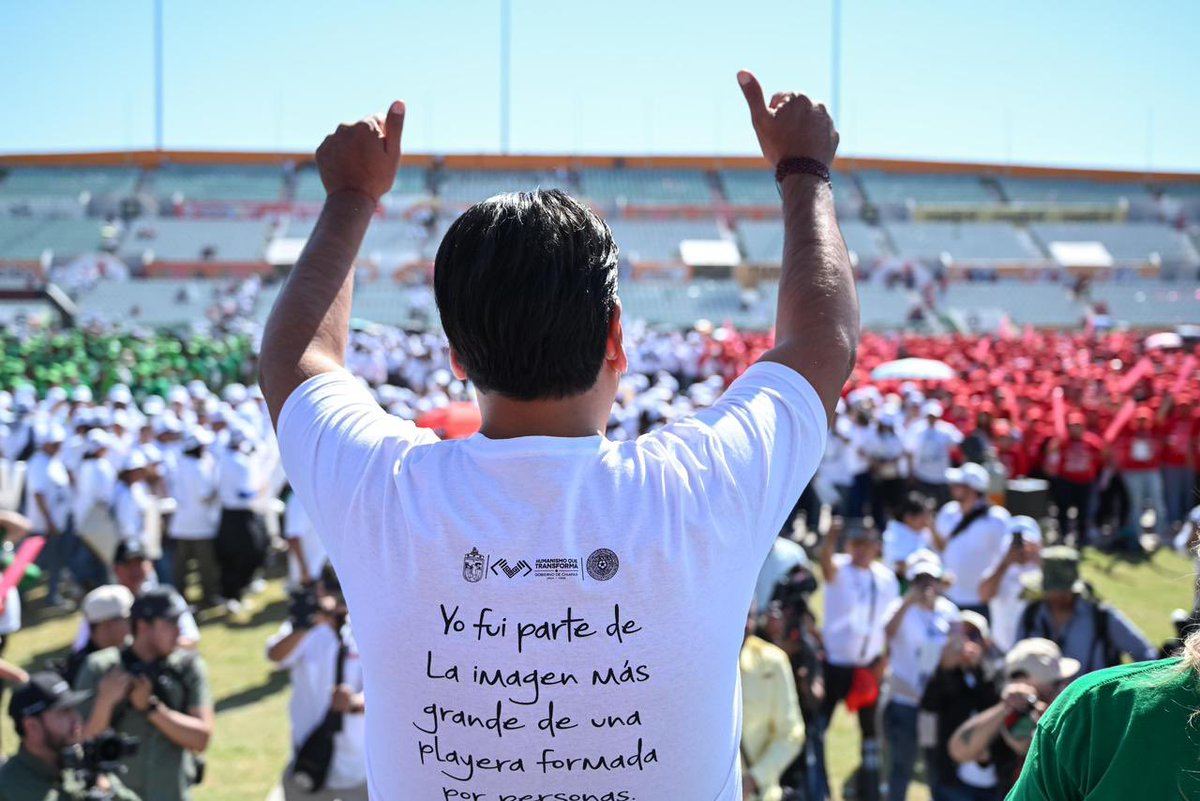 ¡Chiapas rompe el récord Guinness!

Estamos muy felices porque Chiapas rompió el Guinness World Record: Imagen Humana de Camiseta de Fútbol Más Grande. 

Quiero agradecer a nuestra presidenta, Claudia Sheinbaum Pardo <a href="/Claudiashein/">Claudia Sheinbaum Pardo</a>, esta oportunidad para visibilizar a Chiapas,