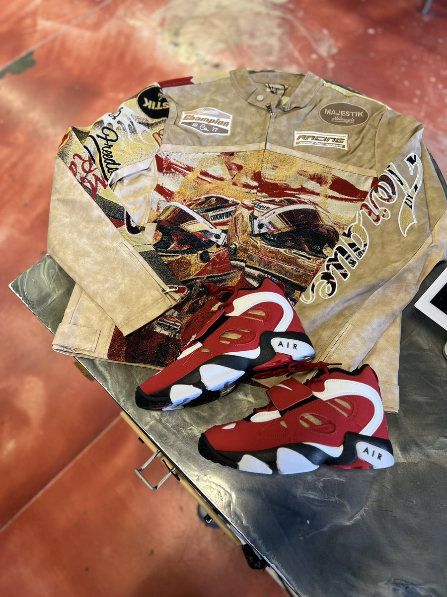 New Valley, beanies and more come see us all weekend 12-8pm !

15608 Emerald Way Bowie MD