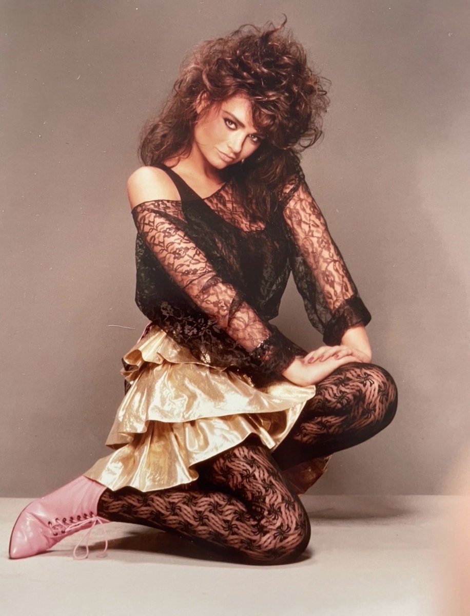 RealCarrieLeigh's tweet image. CARRIE LEIGH FINE ART
@RealCarrieLeigh

Photo: Harry Jr.

Remembering The 80’s
The Innocent Years

#80’s #Remember #Innocent