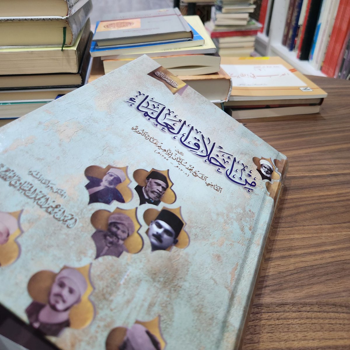 مُغترب بين الكتب tweet media