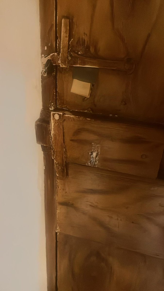 AsjLocksmiths's tweet photo. Yale Night Latch Installation in Borehamwood Pub https://t.co/JeMgTmJBui