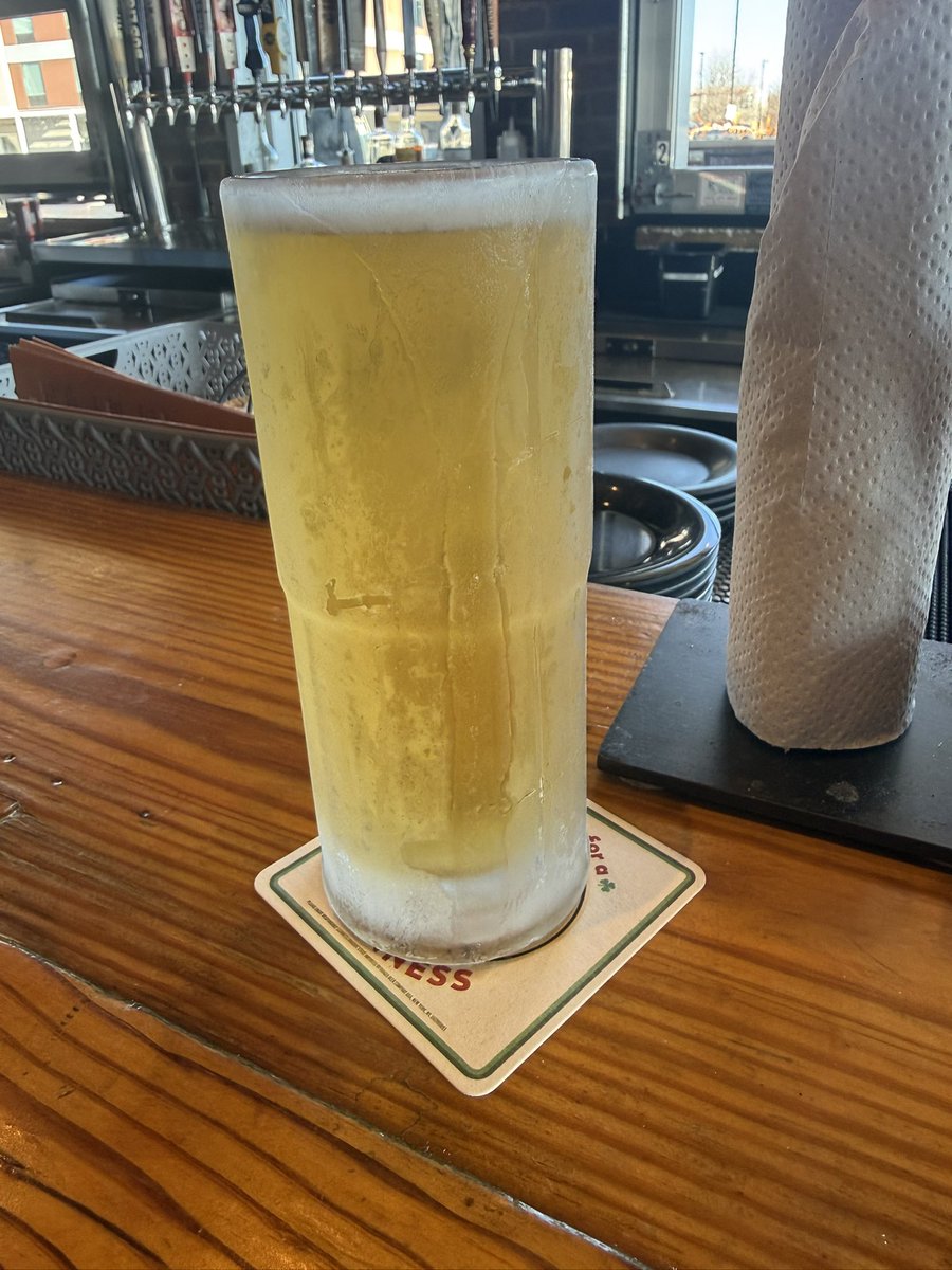 NFL_Mauritania's tweet image. WE ARE BACK

LETS FUCKING GOOOOOOOOOOOOO

#FrostedBeerFriday | #FBF