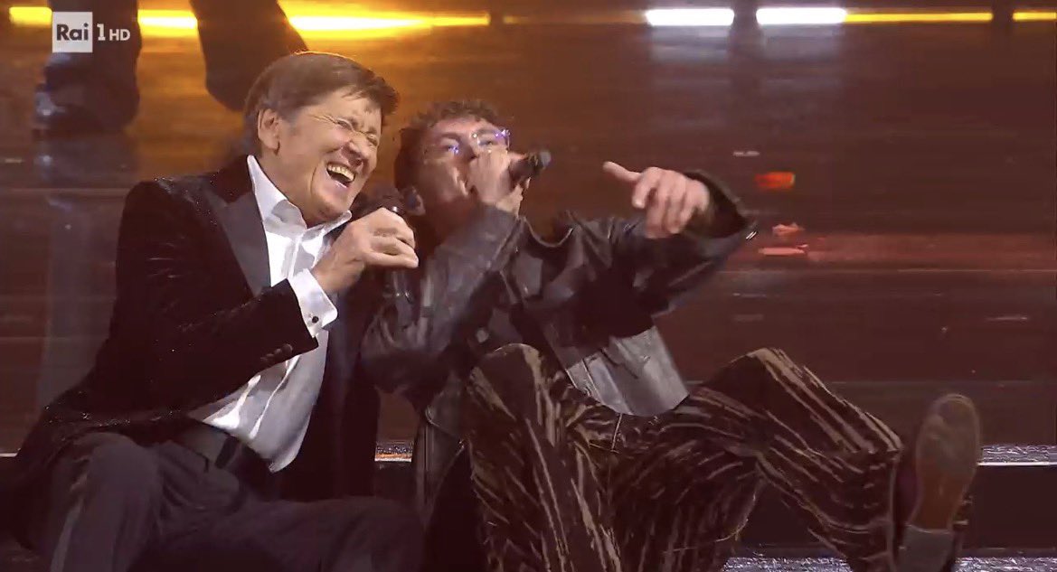 “Mi ha detto che sarebbe stato uno dei momenti più belli della sua vita e che voleva viverlo con me” ❤️😭
#Sanremo2026