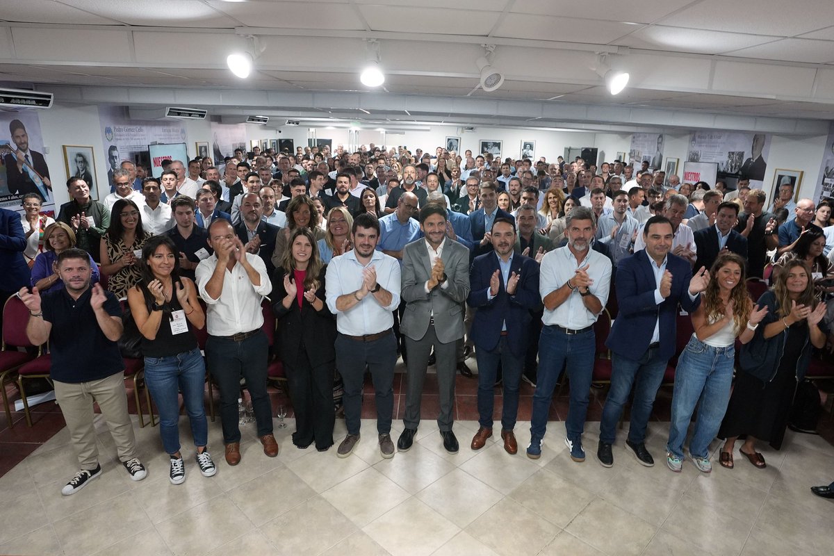 JPValdesok's tweet photo. Si hay algo que la Unión Cívica Radical tiene, es futuro.
Tiene la energía de los jóvenes, la experiencia de quienes han gobernado y la convicción de transformar esa fuerza en resultados concretos https://t.co/trhQB76ccI