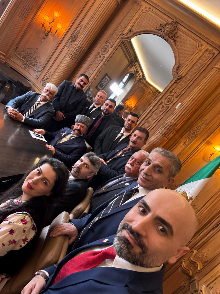 Ghazalam_GN's tweet photo. مادرجندگان حکومتی و تجزیه طلب ها این عکس رو ببینید تا کون گشادتون بسوزه . 
تنها چیزی که تجزیه می شه  جسد آش و لاش شده شماست . این رو زمان به همه تون ثابت خواهد کرد .
کصمادر تک تکتون کثافت های هزار پدر .

#IranMassacre 
#KingRezaPahlavi‌
#IranRevolution2026 https://t.co/PUxPd4syaG