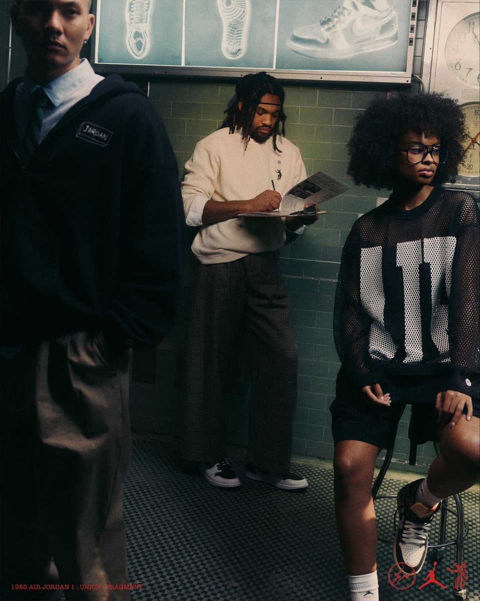 TROPHY ROOM tweet media