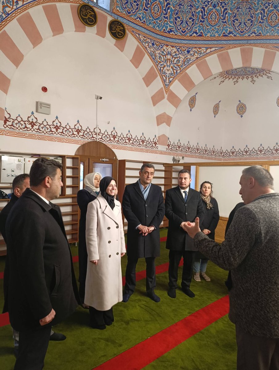 enginpehlivanli's tweet photo. #Kırıkkale ’mizin manevi mimarı #Hasandede ’nin gölgesinde,bu toprakların köklü huzurunu ve bereketini çok kıymetli bir misafirimizle paylaştık
Bilgi ve İletişim Teknolojileri Başkan Yardımcımız ve MKYK Üyemiz @YilmazCansin
Manevi değerlere gösterdiği ilgi,bizler için kıymetli🌹 https://t.co/tETWrSz7vf