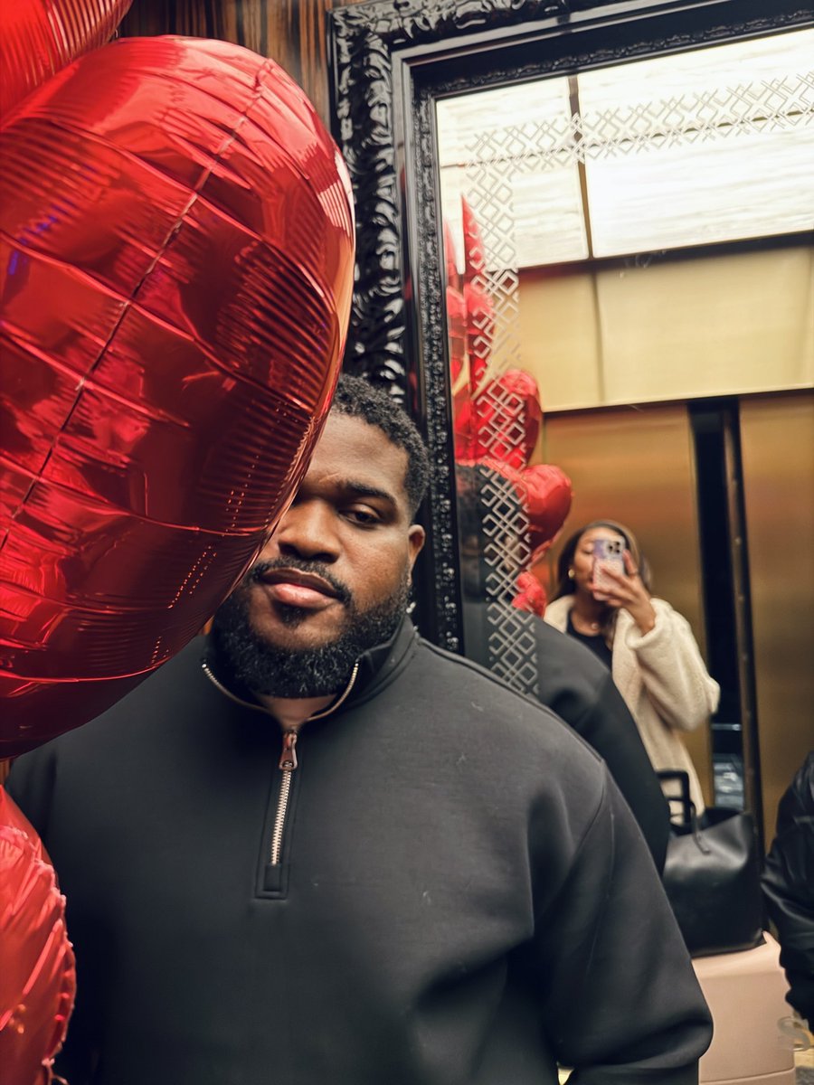 מַלכָּה tweet media